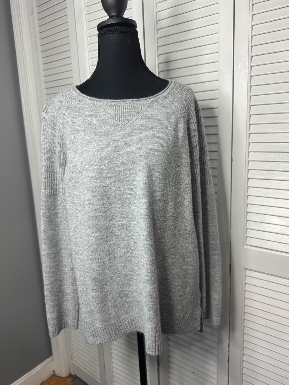 Calvin Klein Heather Raglan CozyGray Crew Neck Knit Long Sleeve Sweater Medium